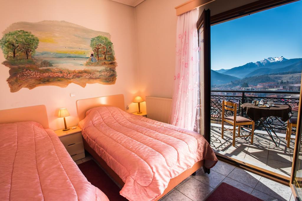 Artemis Otel Karpenísion Oda fotoğraf