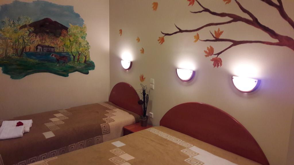 Artemis Otel Karpenísion Dış mekan fotoğraf