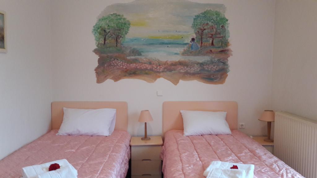 Artemis Otel Karpenísion Dış mekan fotoğraf