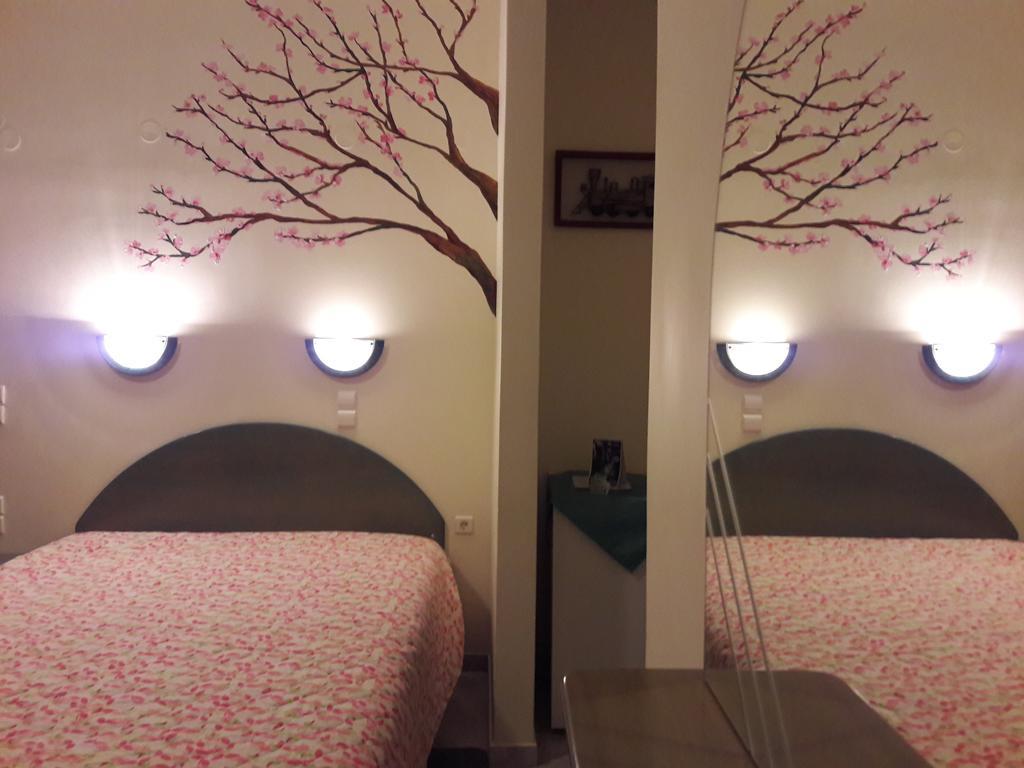 Artemis Otel Karpenísion Dış mekan fotoğraf